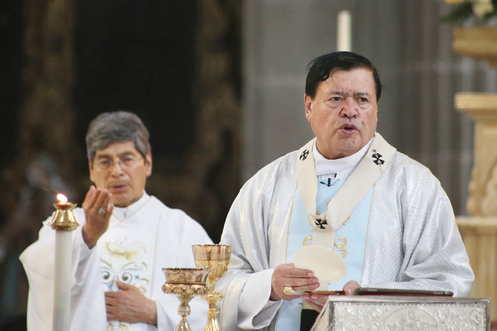 Cardenal Rivera pide evitar la “profanación” del cuerpo