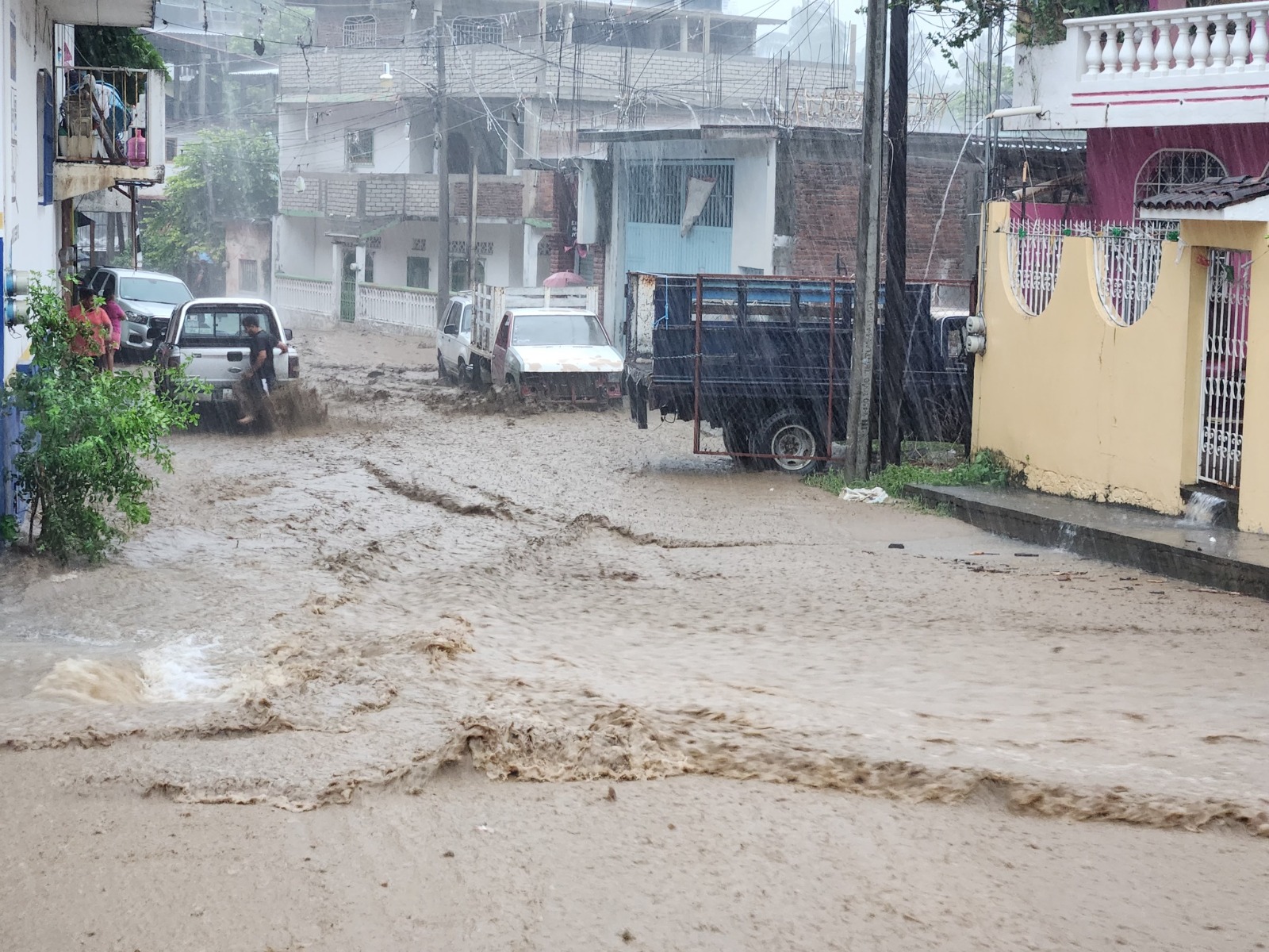 La tormenta "Max" deja inundaciones en Guerrero y una persona desaparecida