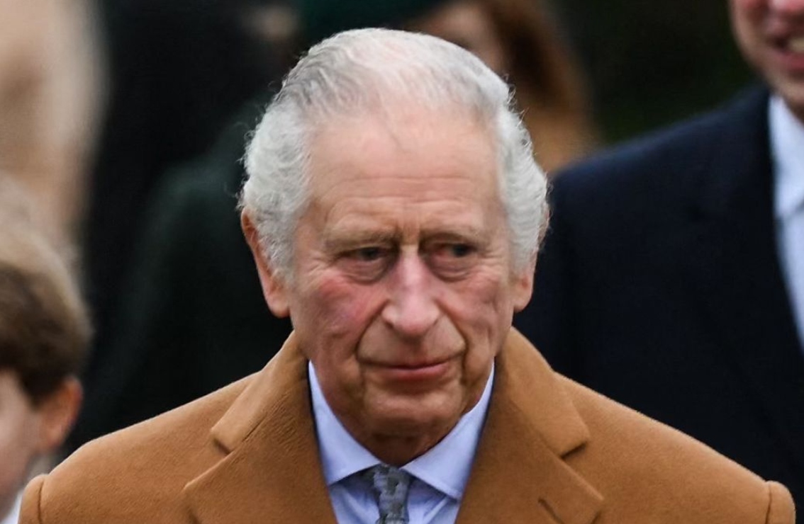 La coronación del rey Carlos peligra debido a su aventura con Camila, asegura un autor real