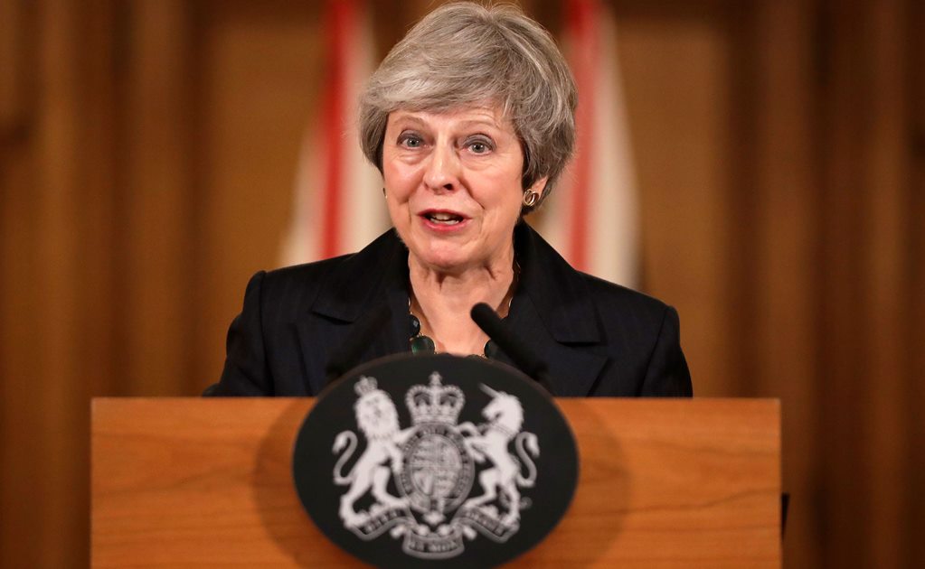 Theresa May advierte que su expulsión podría frustrar el Brexit