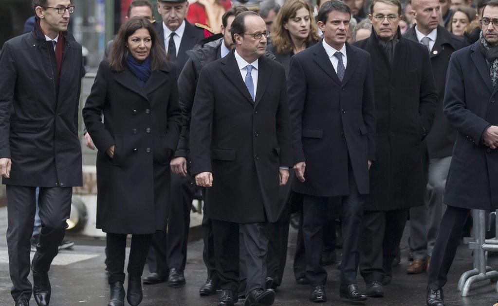 Francia recuerda a víctimas de atentados en París 