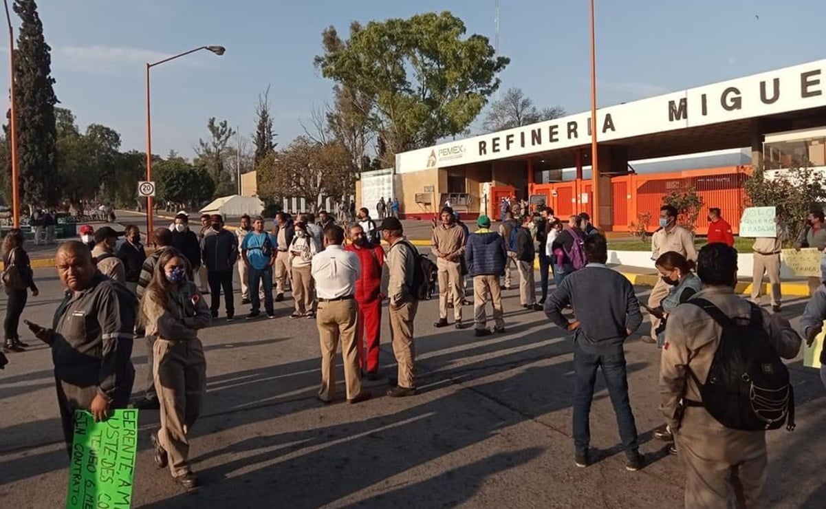Trabajadores de Pemex se manifiestan en refinería de Hidalgo