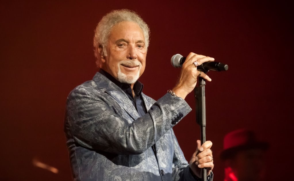 Tom jones. Том Джонс (певец). Том.Джонс 2001. Tom Jones 1996. Tom Jones 