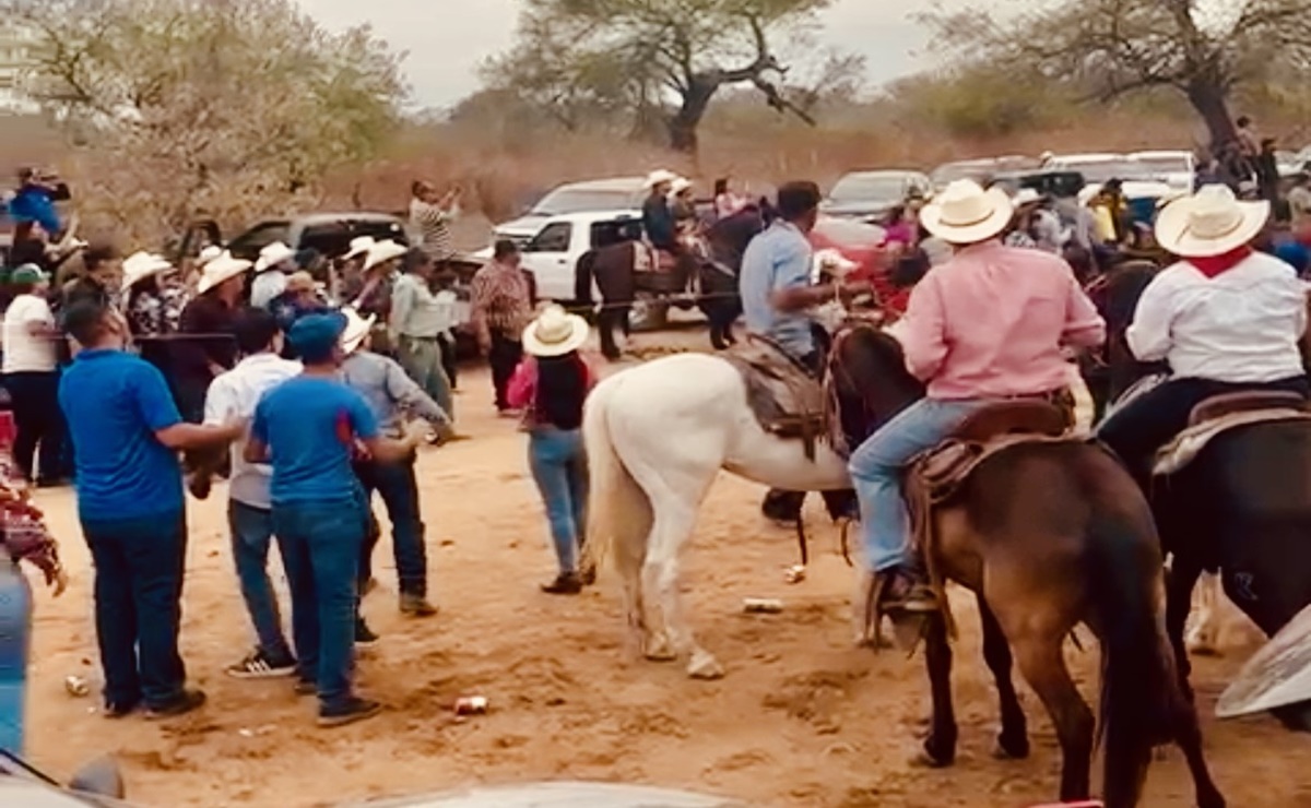 Fiscalía de Sinaloa abre investigación por carrera clandestina de caballos donde fallecieron 2 personas 