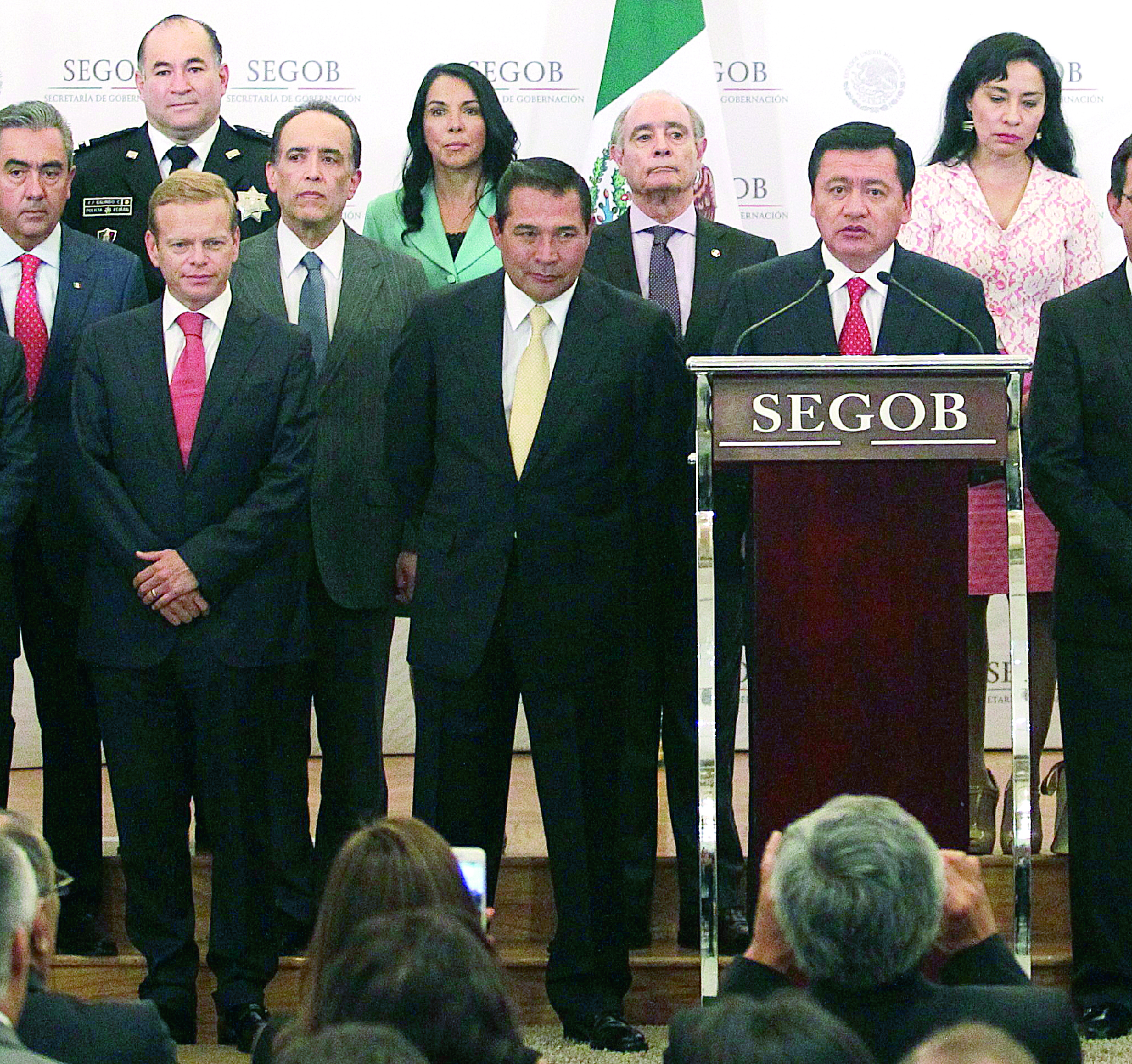 ONG rompen diálogo con Escobar y Vega