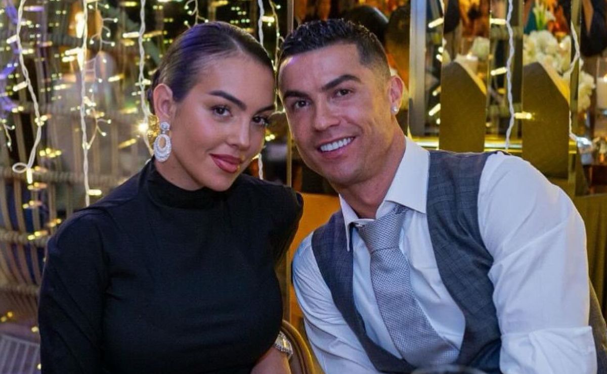 Georgina Rodríguez reveló una tierna postal de Cristiano Ronaldo junto a sus hijos