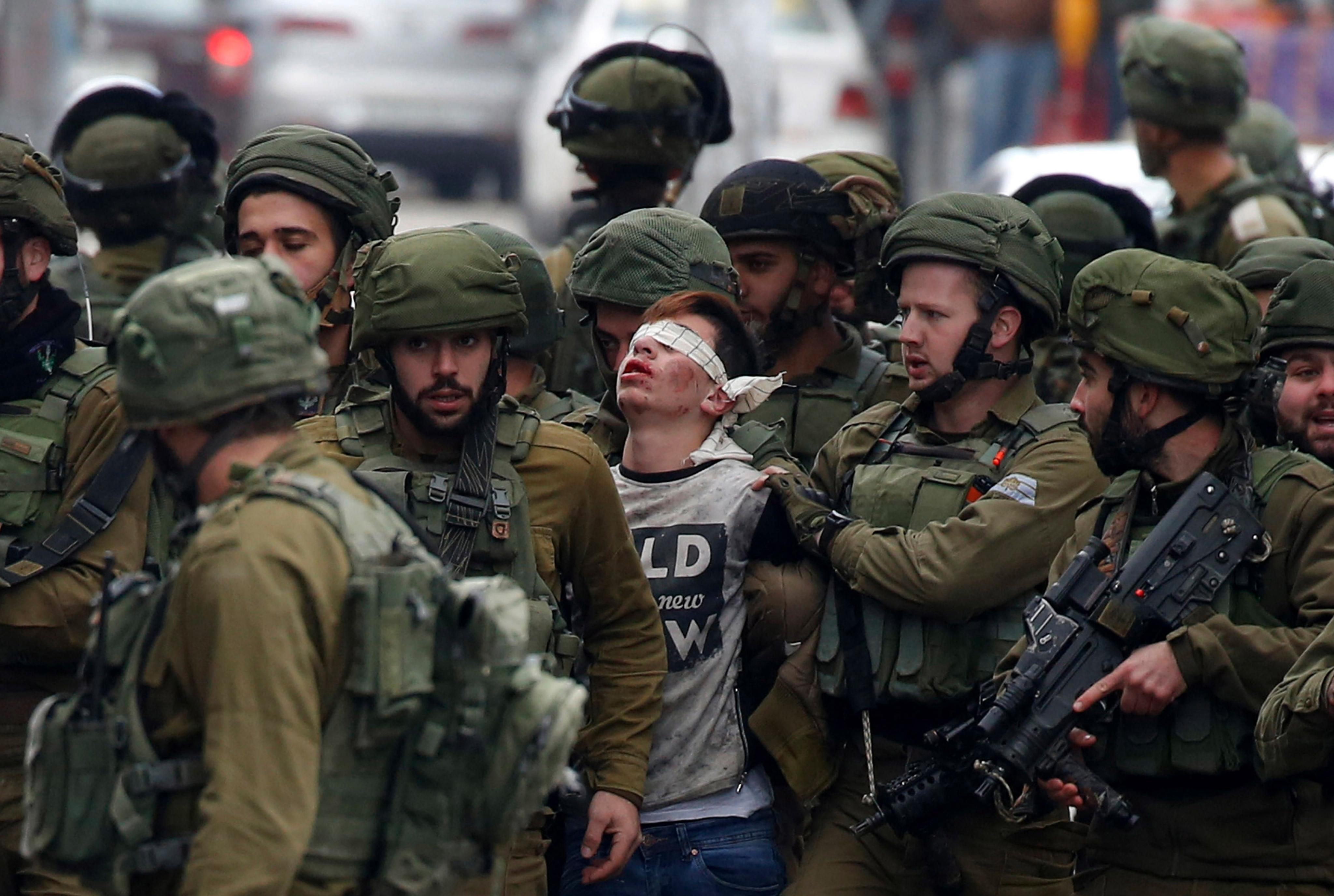 Arresto de niño palestino se convierte en símbolo de las protestas en Cisjordania