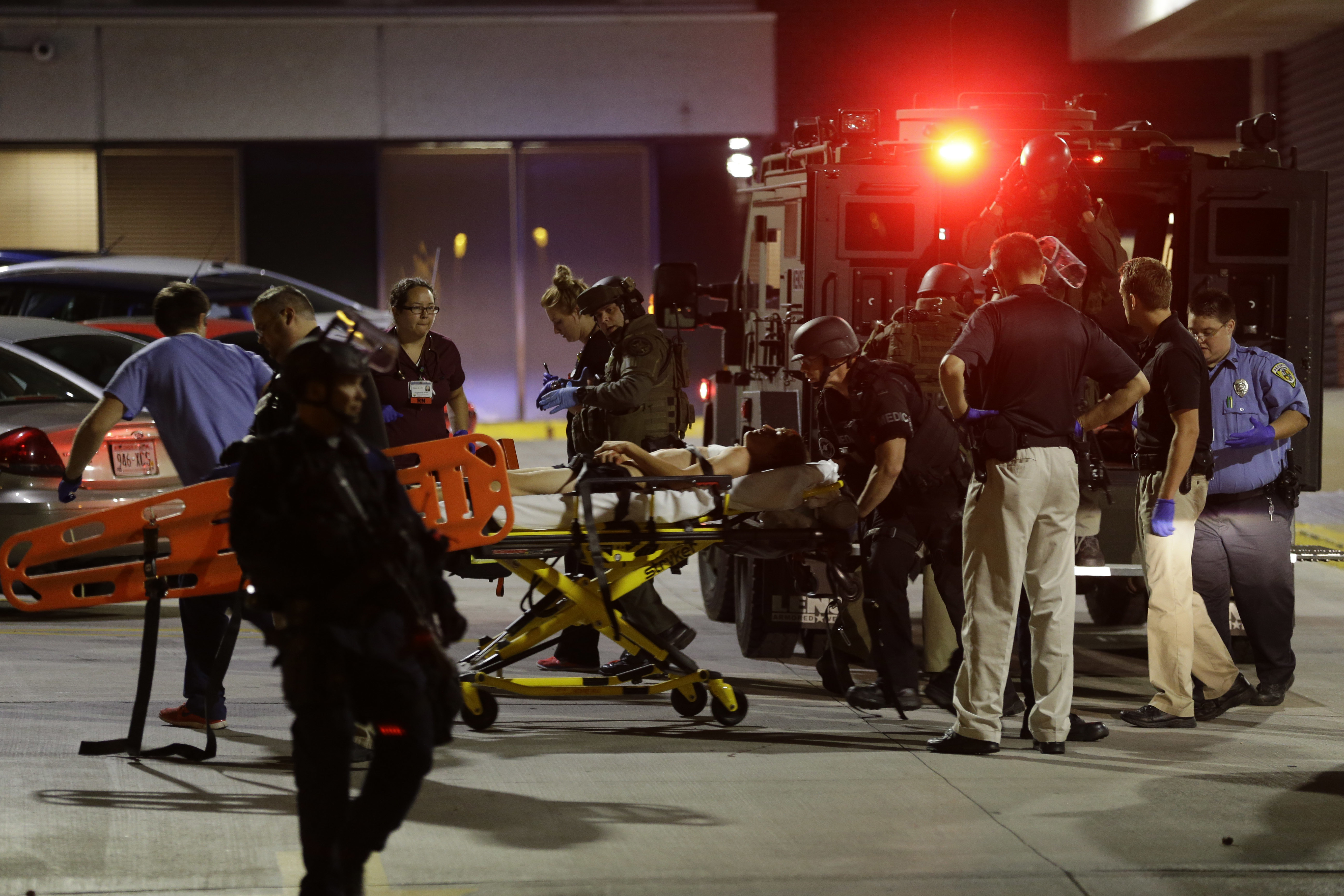 Suman 8 heridos tras segunda noche de protestas en Milwaukee