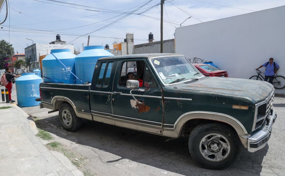 Denuncia candidato a diputado federal del PT entrega de tinacos con supuestos fines electorales en Puebla