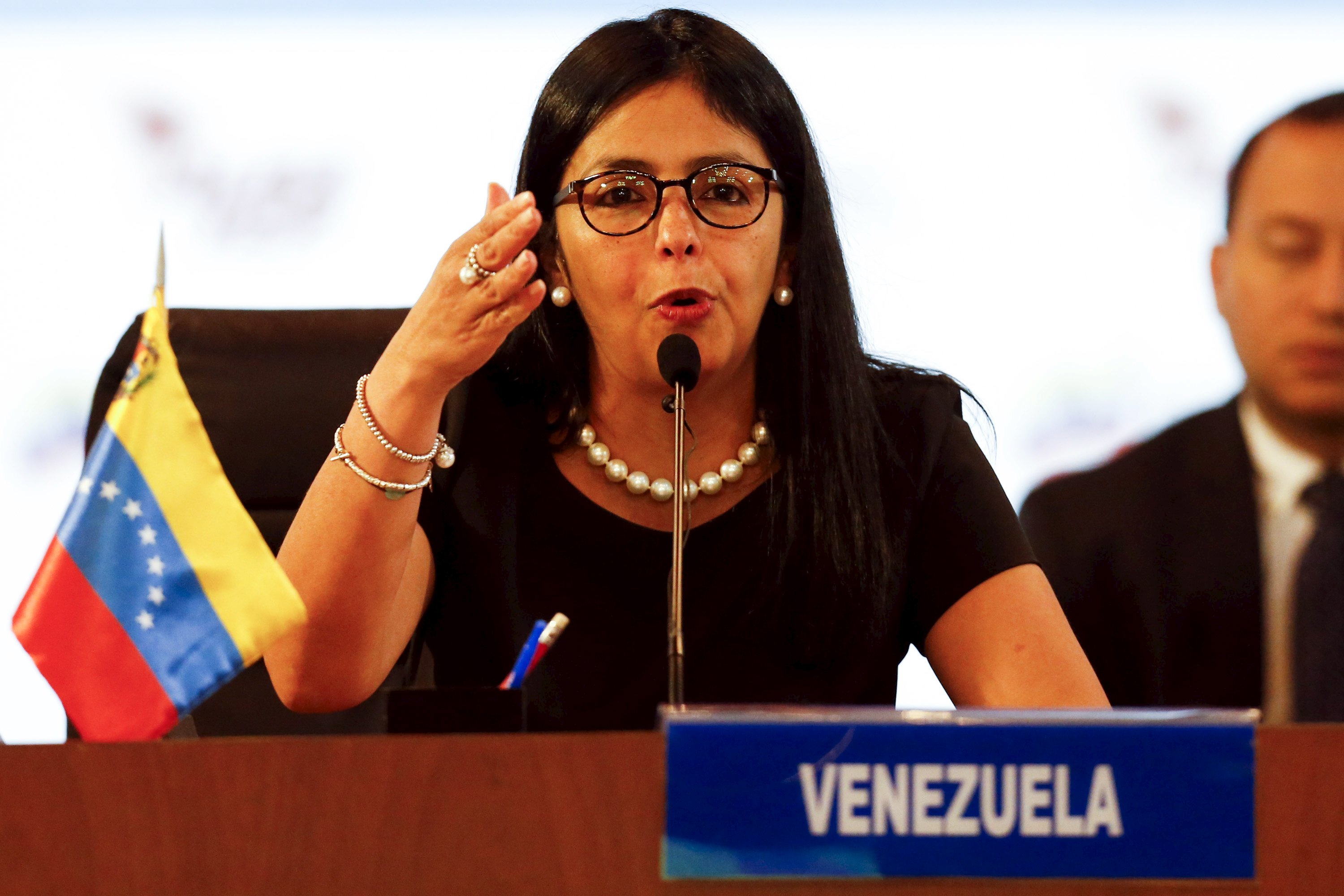 Venezuela anuncia inicio del proceso para retirarse de la OEA