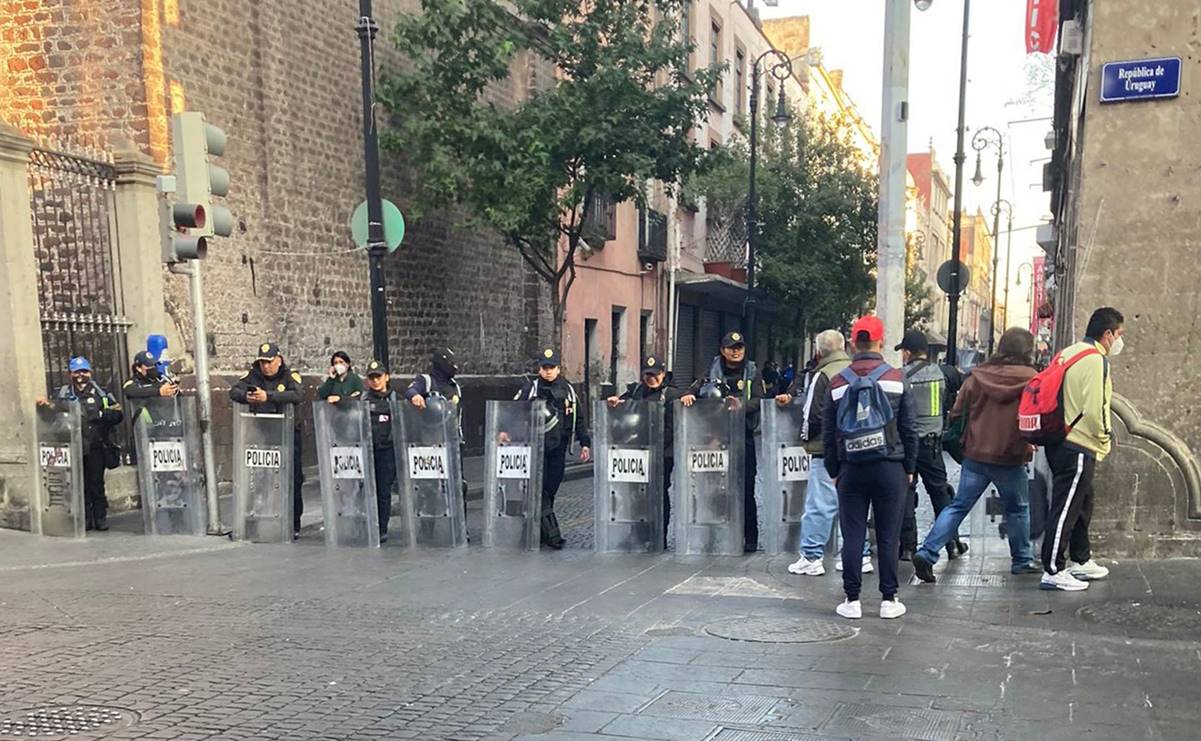 Cierran principales accesos al Zócalo ante preparativos para el AMLOfest 