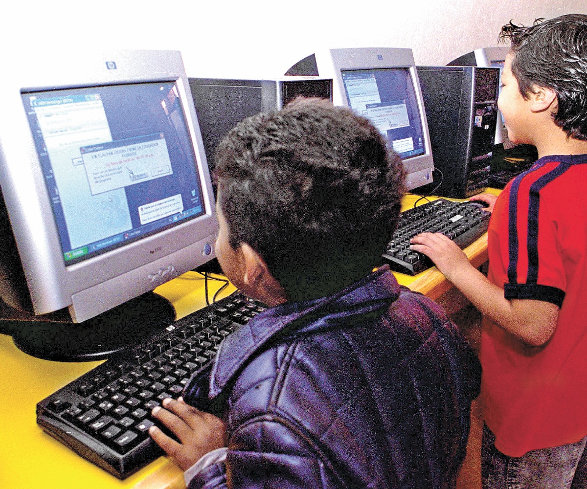 SEP alista clases por televisión e internet