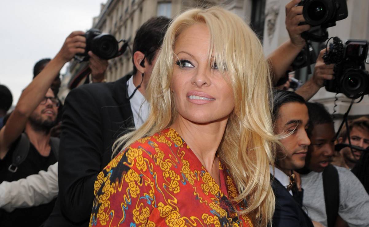Pamela Anderson presume su rostro al natural: las 4 fotos que revelan sus cambios 