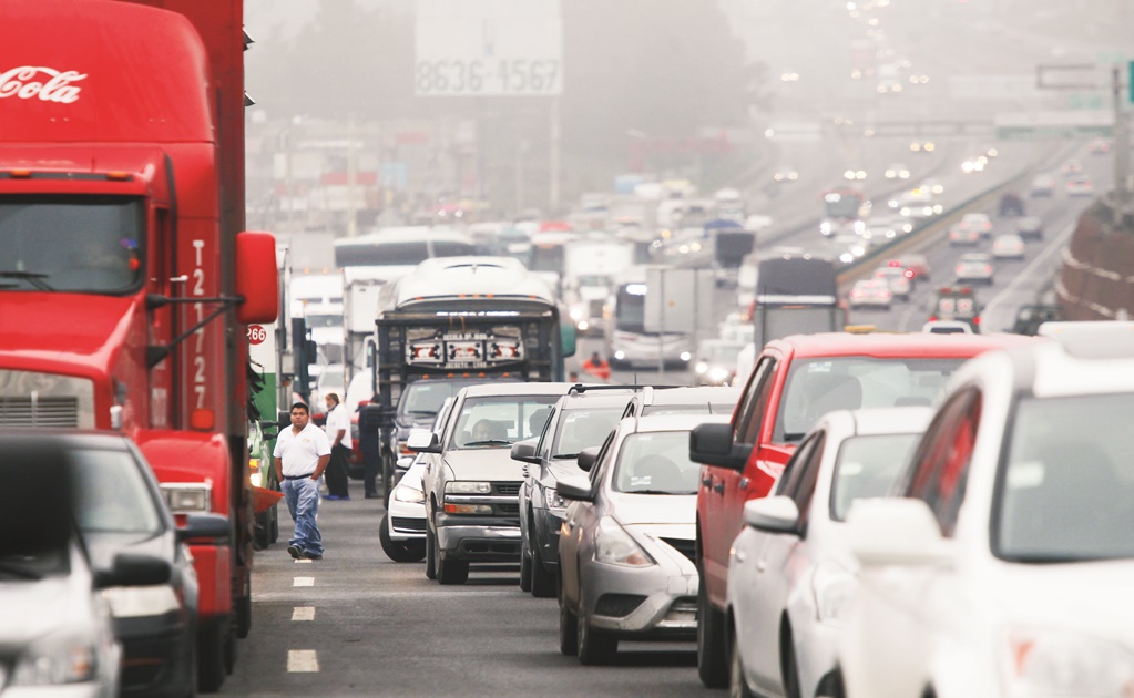 Transportistas van por "paro nacional" con bloqueos en principales carreteras del país