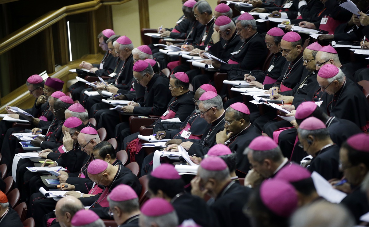 “Curas desobedientes” siguen con bendición a parejas homosexuales pese a veto del Vaticano