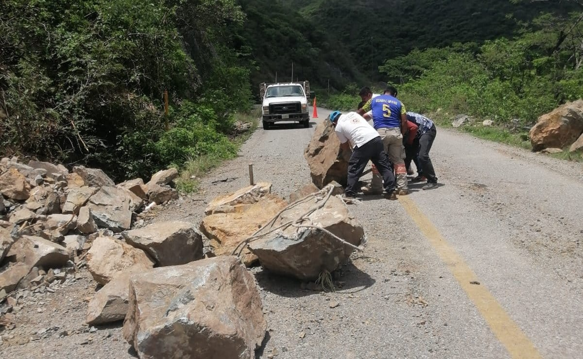 Onda tropical 8 provoca lluvias intensas en Chiapas, causando derrumbes y desbordamientos en Tuxtla