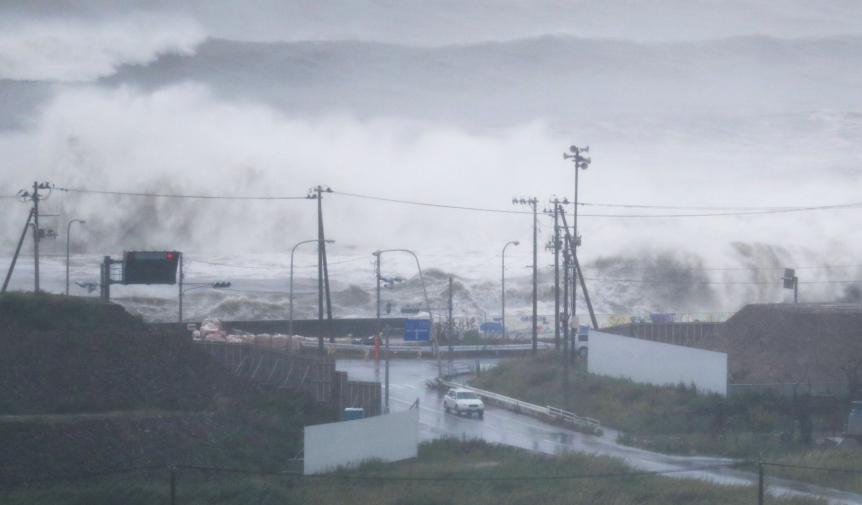 Tifón Lyonrock en Japón deja 11 muertos