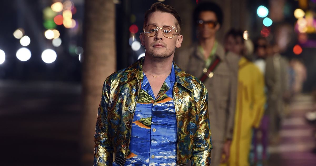 Macaulay Culkin recorre la pasarela de Gucci en Los Ángeles 