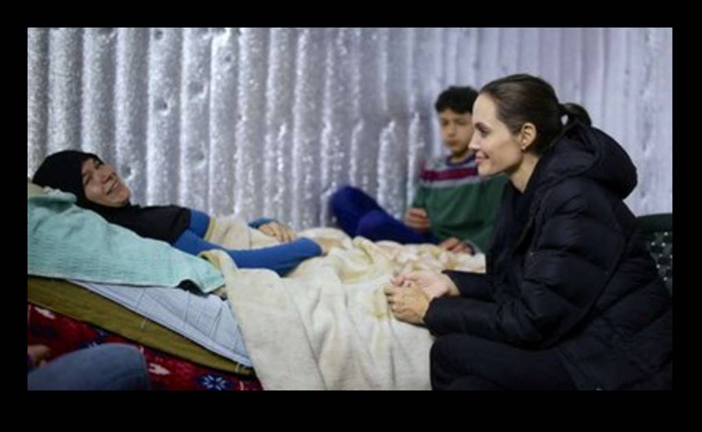 Angelina Jolie visita a refugiados en Lesbos