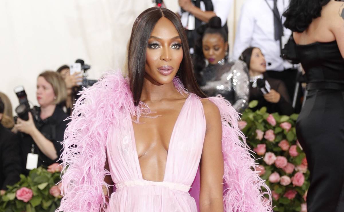 La modelo de 51 años, Naomi Campbell, posa por primera vez con su hija 