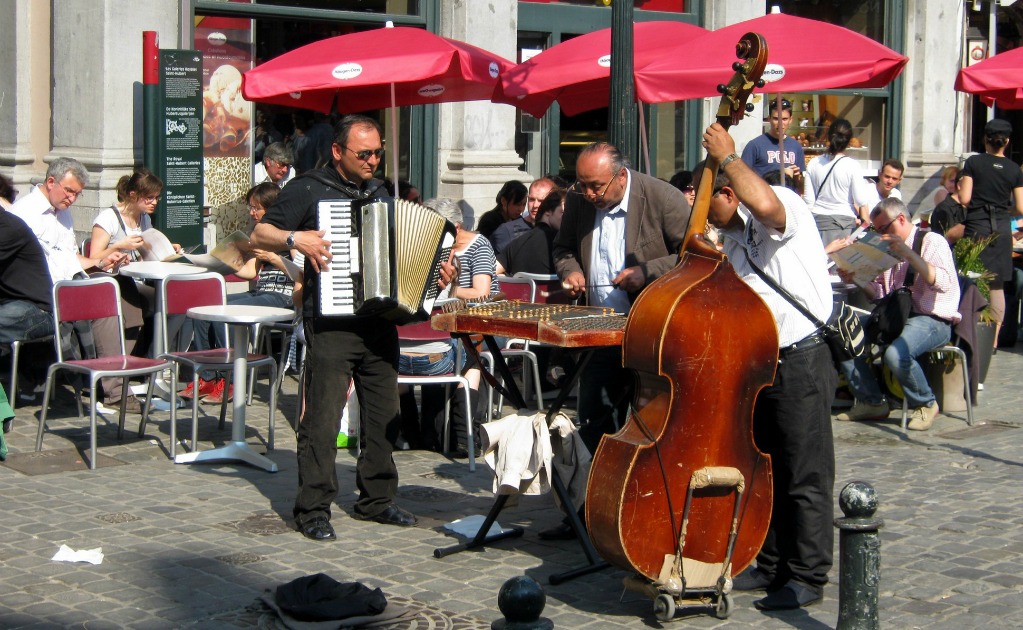 Músicos hacen audición para tocar en las calles