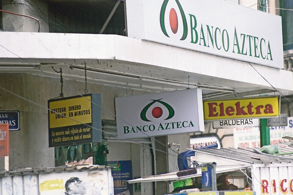 Banco Azteca: "Nos tiraron a matar"; campaña de fake news en redes provocó salida de dinero de clientes