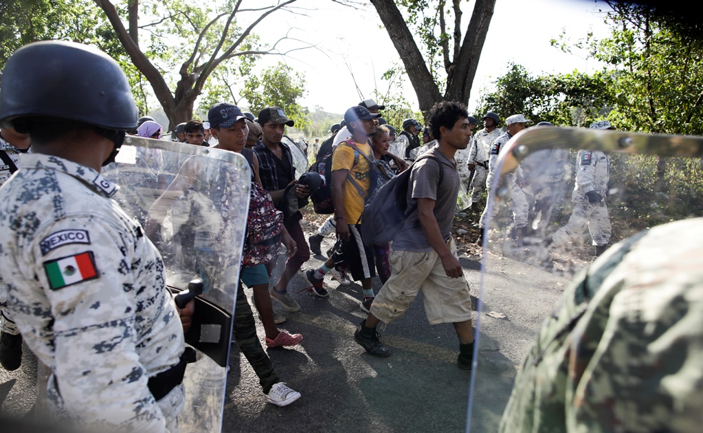 Mexico detains 800 Central American migrants