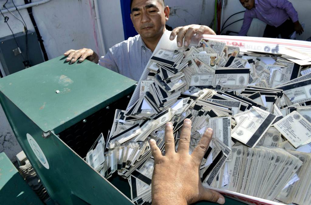 Destruyen en Guerrero 80 mil credenciales de elector