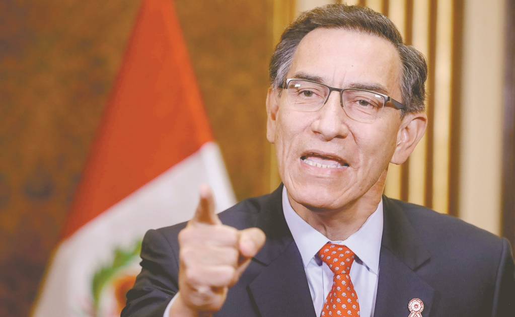 Vizcarra dice que deja la presidencia de Perú "con la frente en alto"