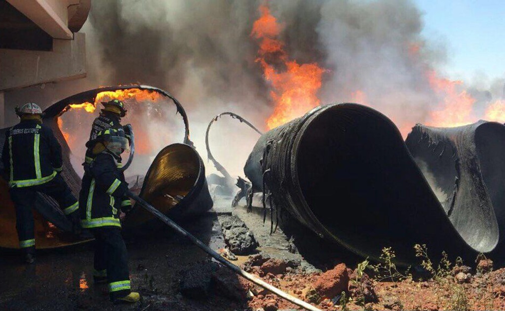 Sofocan incendio en Río de los Remedios