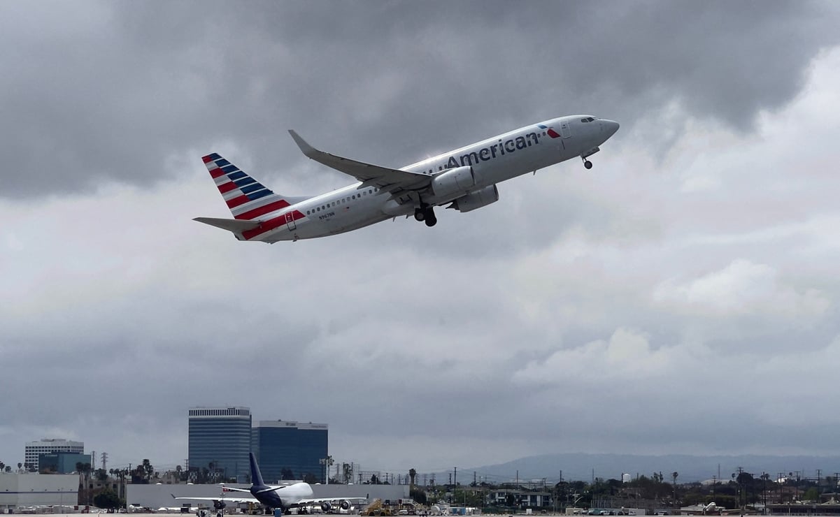 Desvían vuelo de NY hacia Denver por agresión de pasajero a aeromoza
