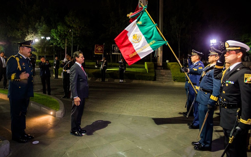Peña Nieto reconoce labor del Estado Mayor Presidencial