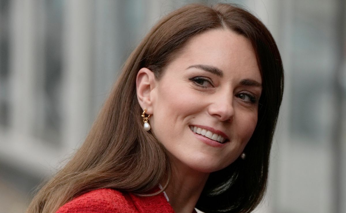 Kate Middleton arrasa en Copenhague con saco de Zara y un elegante bolso Midi Mayfair
