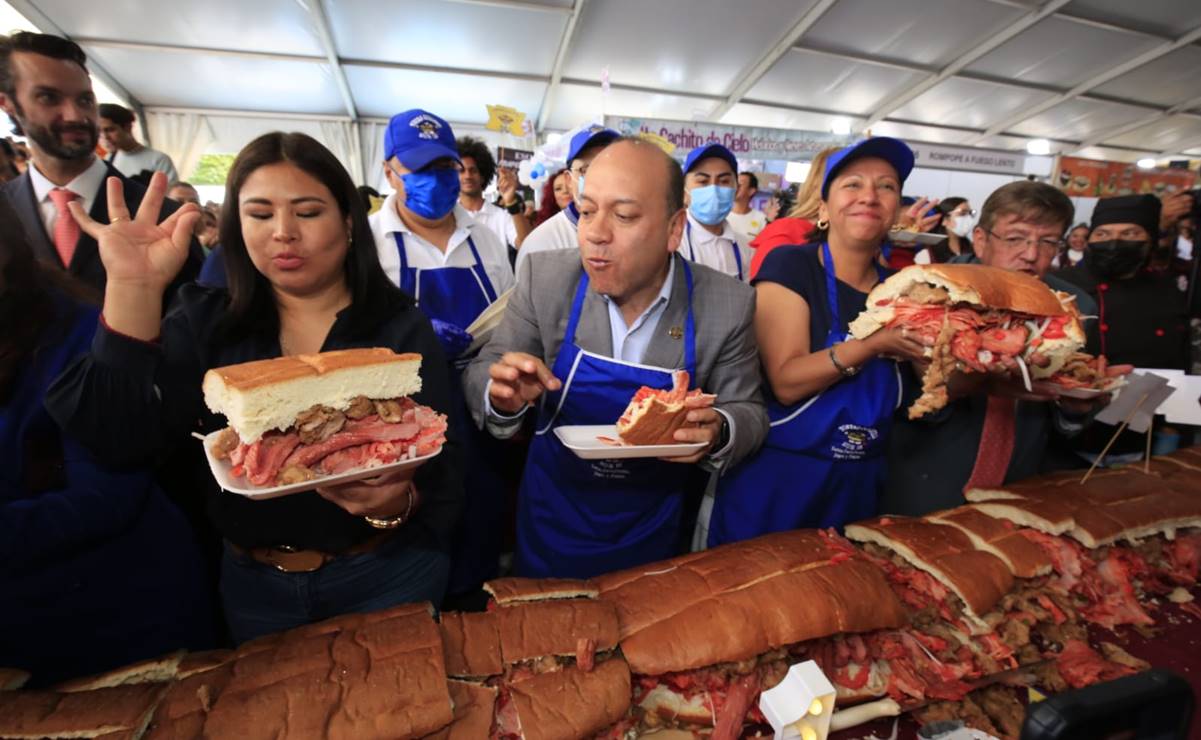 Cubana, de pierna, con todo... Asiste medio millón a Feria de la Torta y rompen récord