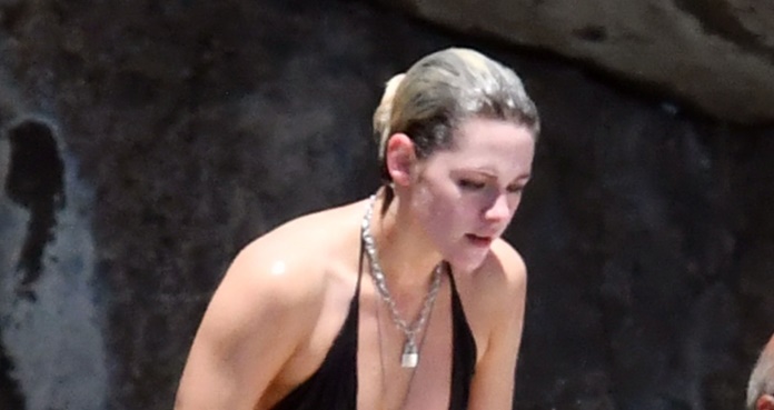 Kristen Stewart y Stella Maxwell presumen 'bikini body' en playas italianas 
