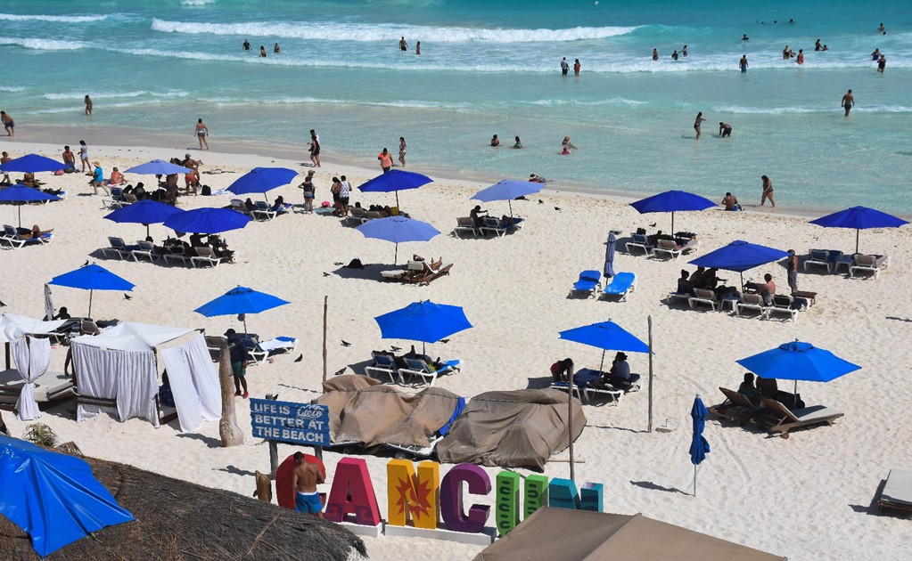 Mexico to fine people who block beach access