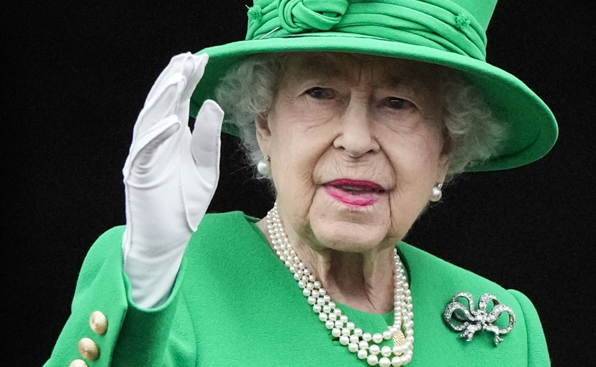 Reina Isabel II aparece por sorpresa en el último día de su Jubileo de Platino
