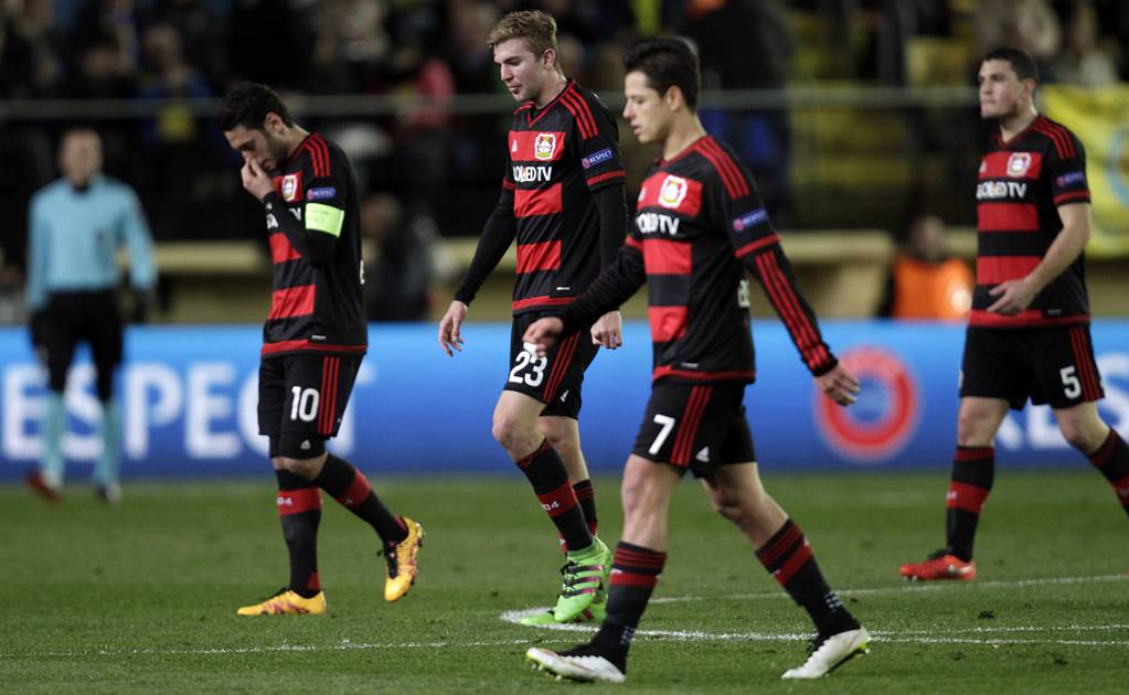 'Chicharito', titular en derrota del Leverkusen