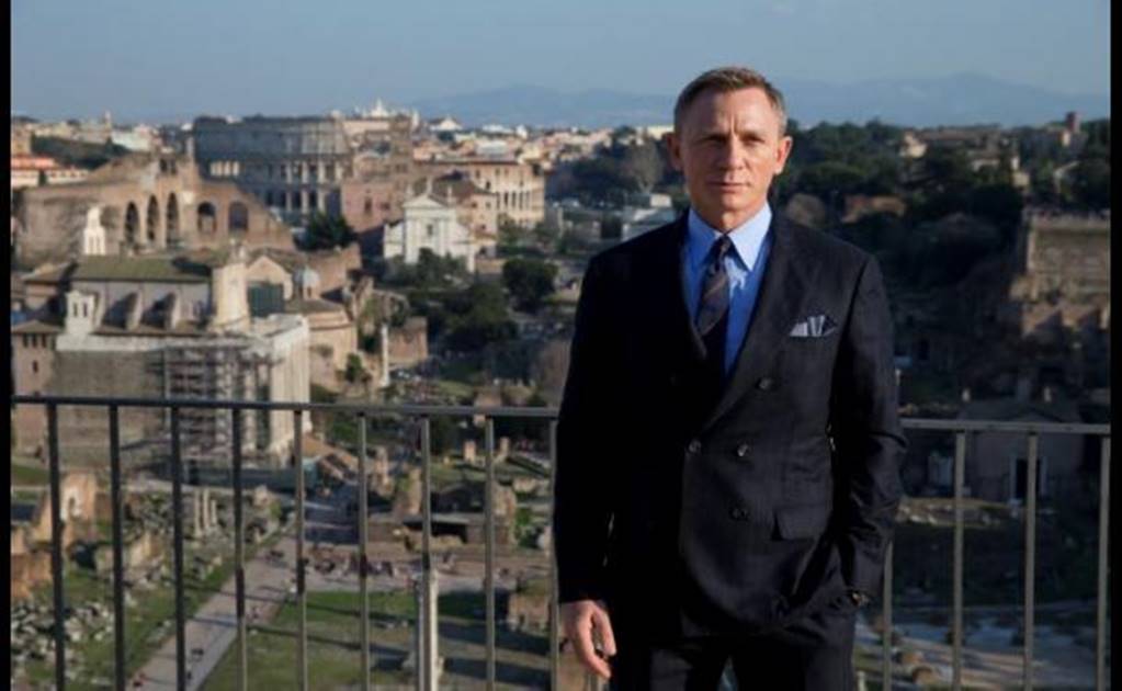 Bond producers hope to “hang on” to Daniel Craig as 007