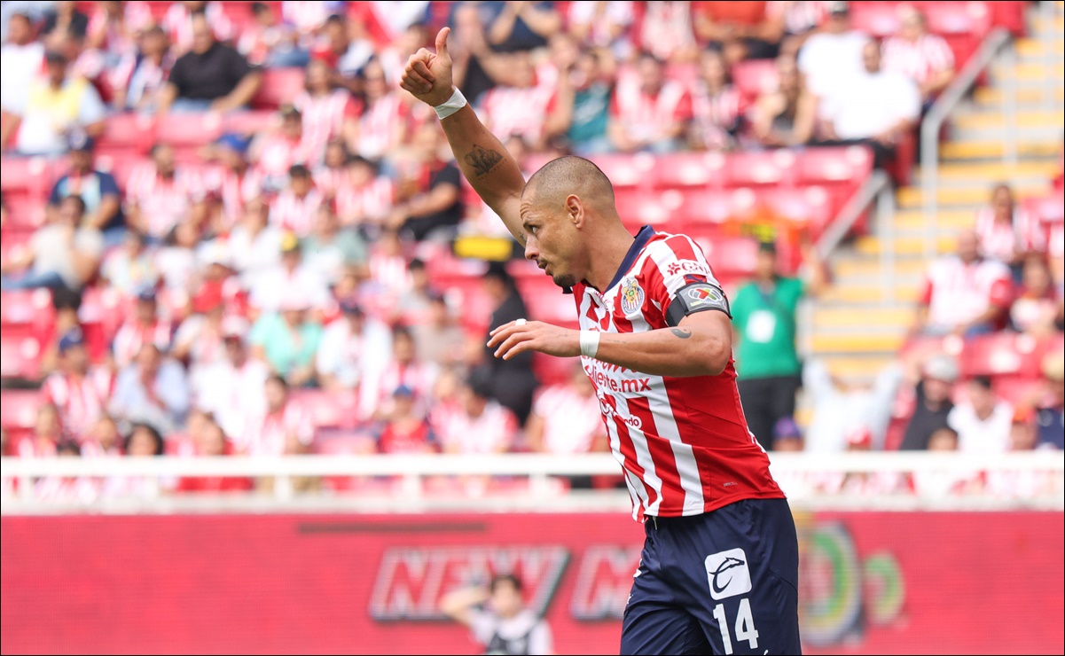 Chicharito Hernández envía emotivo mensaje a la afición rojiblanca tras victoria de Chivas