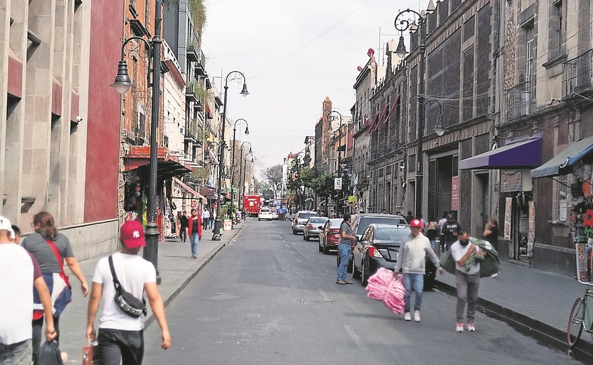 Baja 53% la cifra de comerciantes en calles del Centro