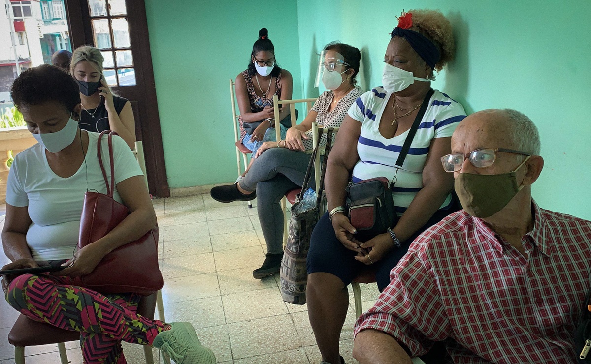 Cuba prueba su vacuna anti covid en grupos de riesgo