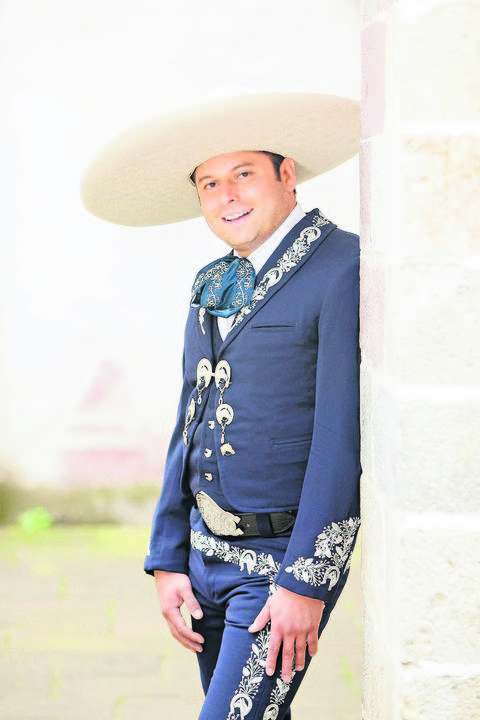 Santiago Arroyo, un charro que no canta mal las rancheras