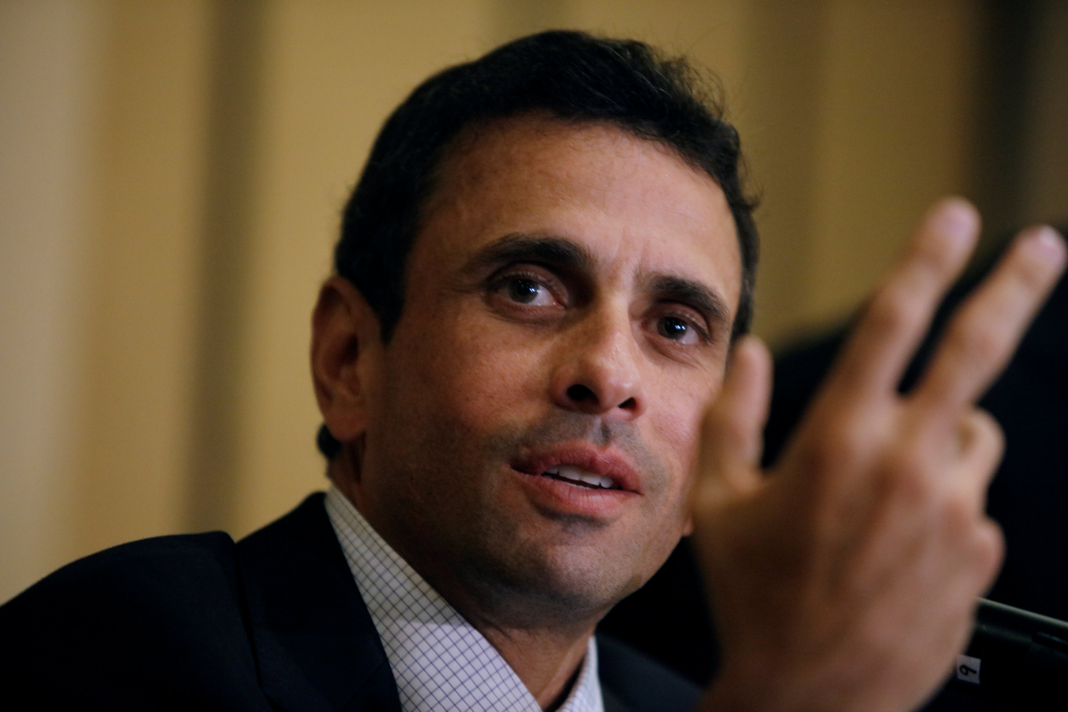 Henrique Capriles condena amenaza a firmantes de revocatorio contra Maduro