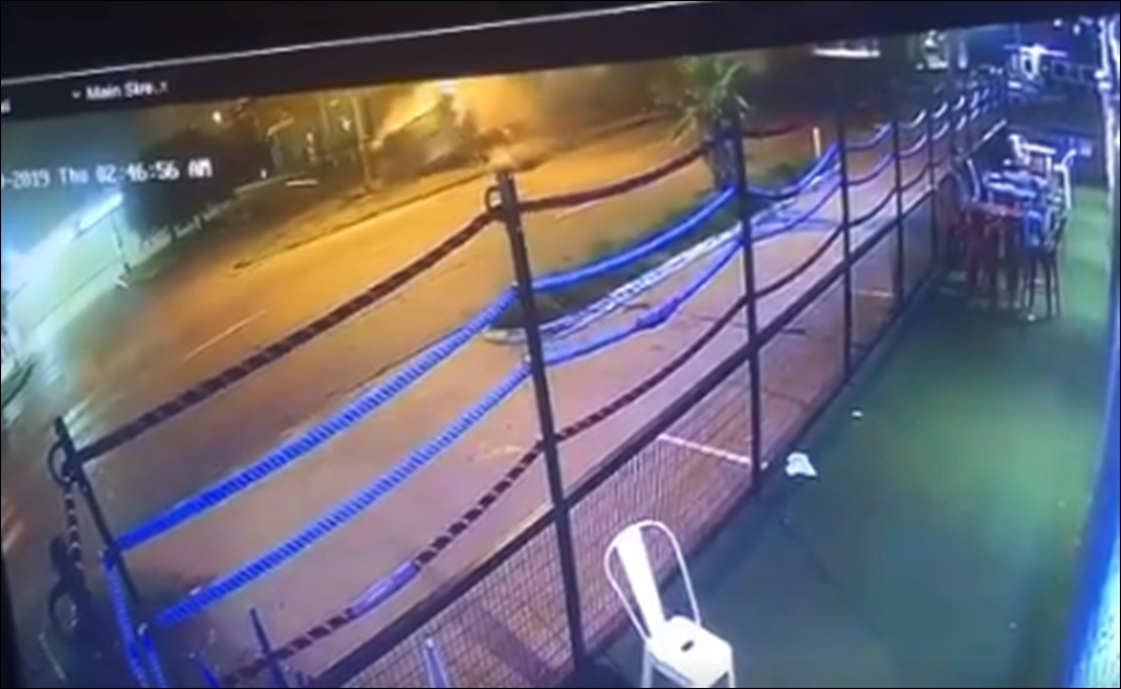 Boxeador Errol Spence Jr, sale volando de su auto, video del aparatoso accidente