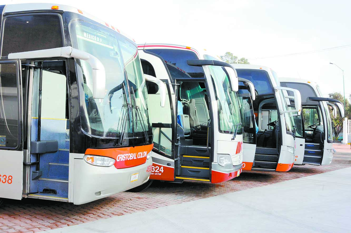 Autobuses ofrecen viajes gratuitos a CDMX para rescatistas y paramédicos