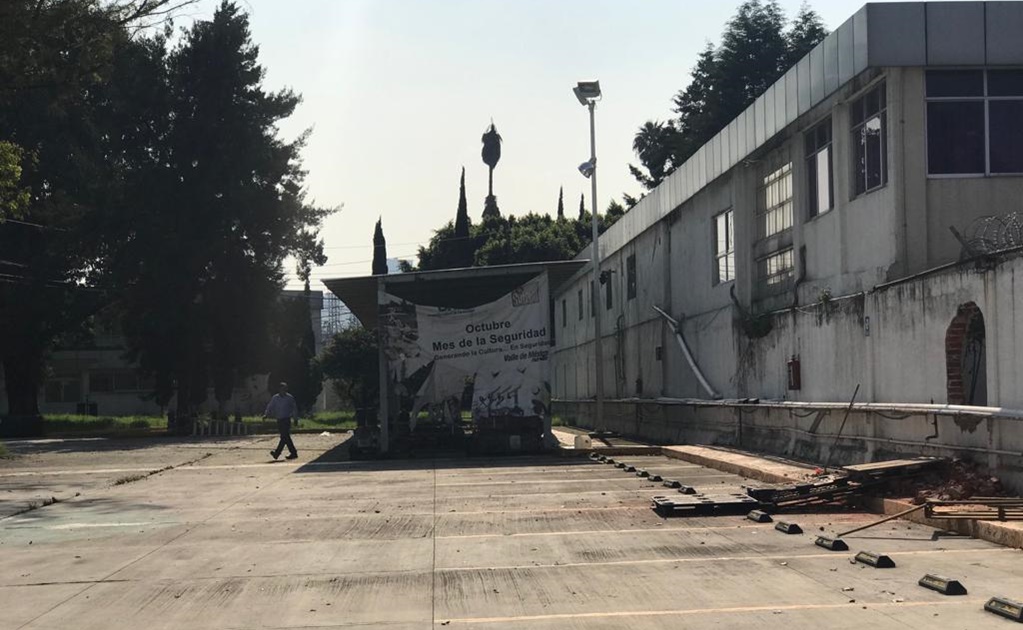 Integrantes del SME irrumpen en instalaciones de CFE de Lechería 