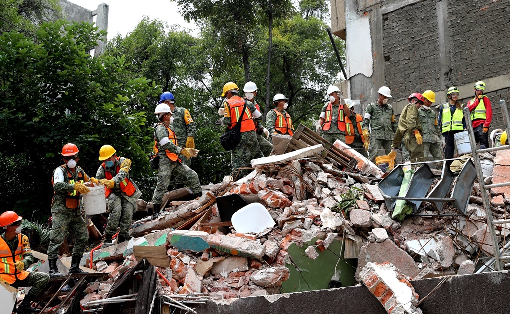 Incifo recibe 62 cadáveres rescatados de escombros