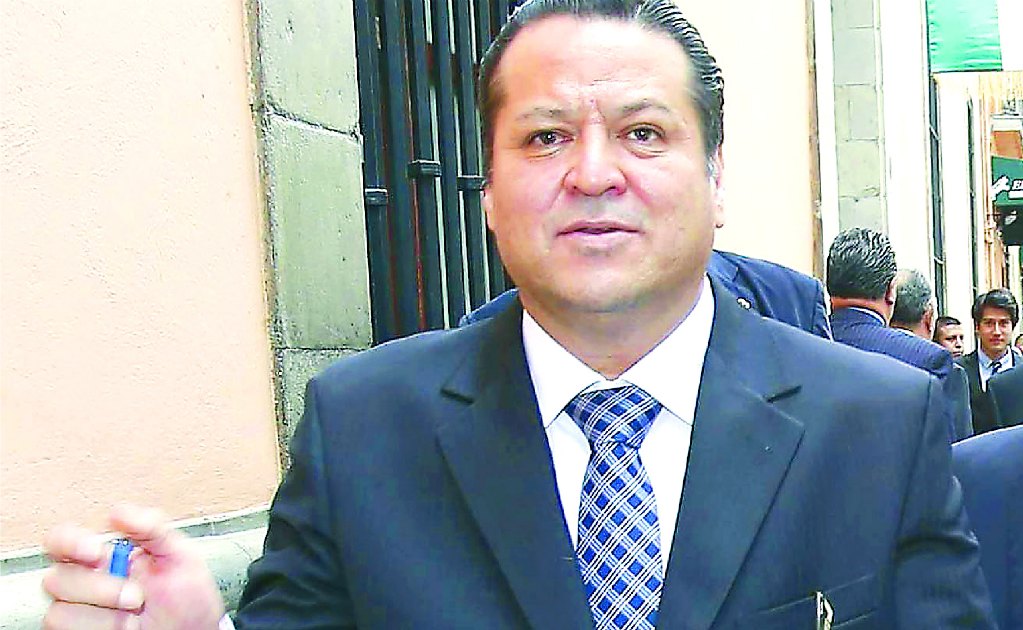 Fernando Herrera urge a regular percepciones de servidores públicos