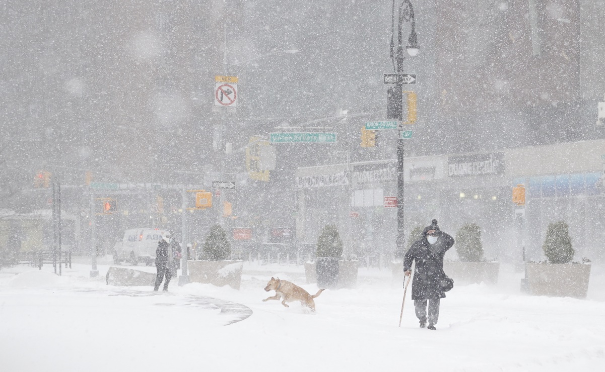Así se ve Nueva York por la tormenta invernal que azota el noreste de EU